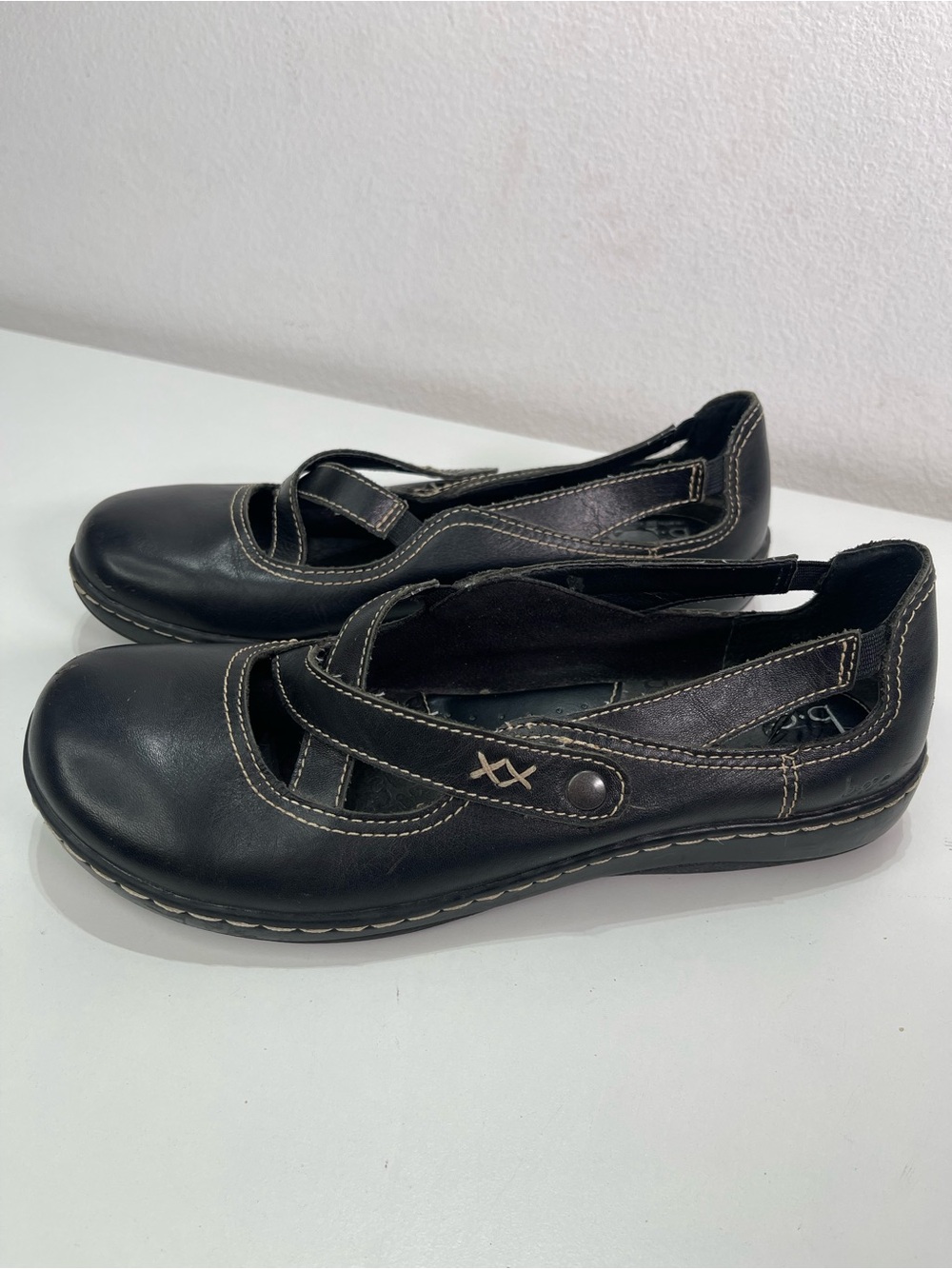 Born BOC Black Mary Jane Leather Shoes Women's 8 M Flats Comfort Slip On Preppy - Picture 1 of 8